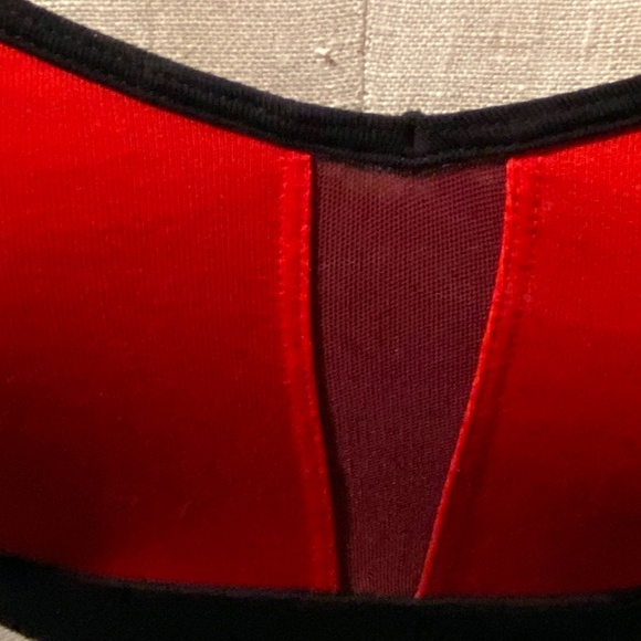 ALO YOGA RED MULTI SPORTS BRA SZ M - Picture 2 of 3